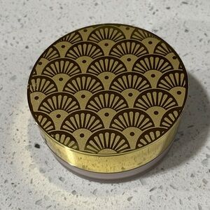 Estée Lauder Beautiful Perfumed Body Powder Art Deco Design 1oz ( full SZ)